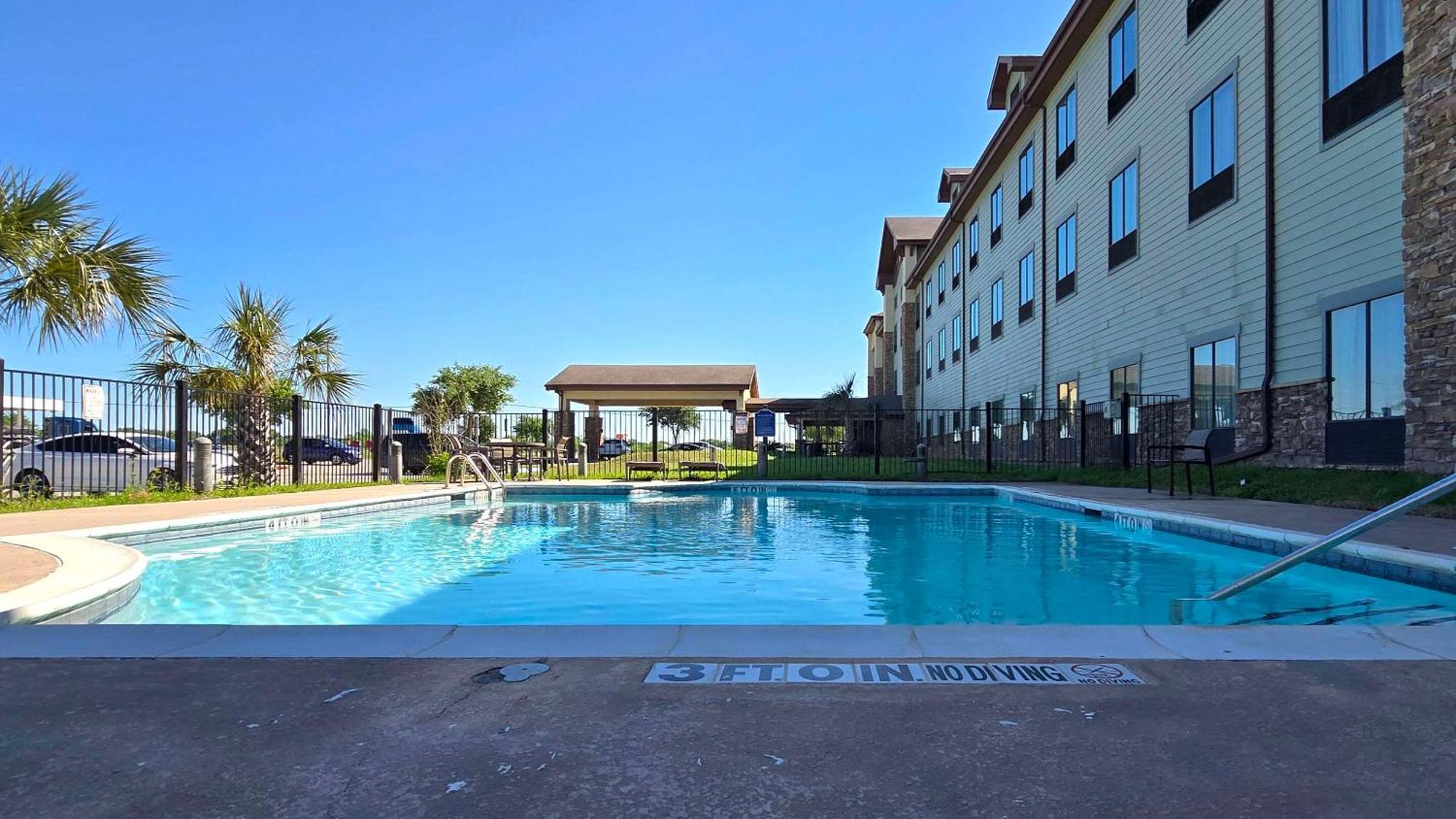 Comfort Inn & Suites Beeville Екстер'єр фото